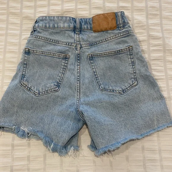 H&M Denim Shorts - Picture 2 of 3
